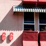 andělské čísla – andělské číslo 666 – nápis na budově